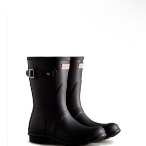 Hunter women’s Classic Black Rain Boots